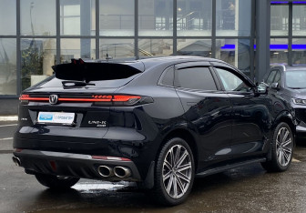 Подержанный автомобиль Changan UNI-K 2023 года (5 фото)