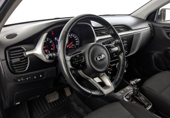 Подержанный автомобиль Kia Rio Hatchback 2021 года (14 фото)