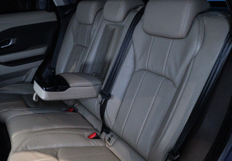 Подержанный автомобиль Land Rover Range Rover Evoque 2017 года (10 фото)