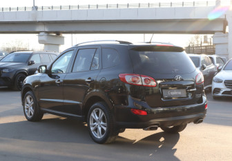 Подержанный автомобиль Hyundai Santa Fe 2011 года (7 фото)