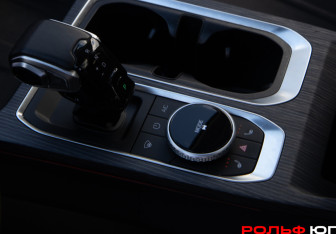 Подержанный автомобиль Jaecoo J7 2023 года (13 фото)