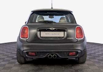 Подержанный автомобиль MINI Hatch 2016 года (6 фото)