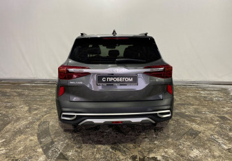 Подержанный автомобиль Kia Seltos 2022 года (5 фото)