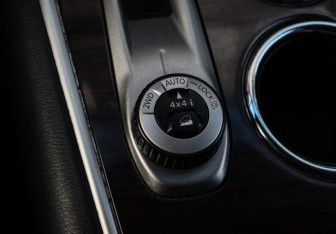 Подержанный автомобиль Nissan Pathfinder 2016 года (21 фото)
