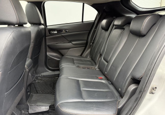 Подержанный автомобиль Mitsubishi Eclipse Cross 2018 года (11 фото)