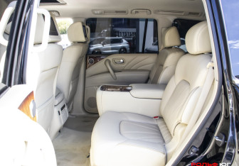 Подержанный автомобиль Infiniti QX80 2015 года (10 фото)