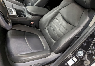 Подержанный автомобиль Toyota RAV4 2021 года (14 фото)