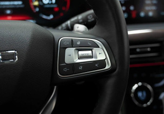 Подержанный автомобиль Exeed VX 2023 года (12 фото)