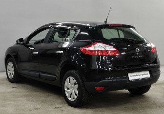 Подержанный автомобиль Renault Megane Hatchback 2012 года (7 фото)