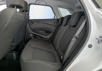 Подержанный автомобиль Renault Kaptur 2017 года (10 фото)