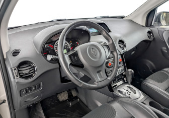 Подержанный автомобиль Renault Koleos 2013 года (16 фото)