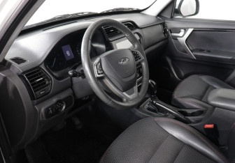 Подержанный автомобиль Chery Tiggo 3 2017 года (9 фото)