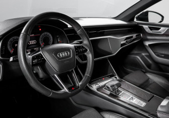 Подержанный автомобиль Audi A6 Sedan 2019 года (14 фото)