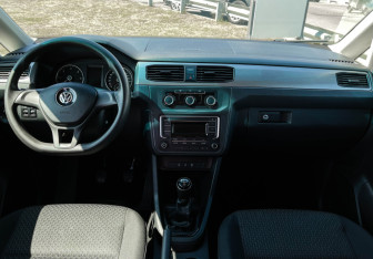 Подержанный автомобиль Volkswagen Caddy Compactvan 2020 года (12 фото)