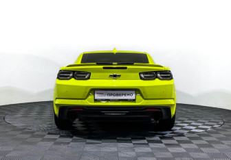 Подержанный автомобиль Chevrolet Camaro Coupe 2019 года (6 фото)