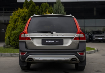 Подержанный автомобиль Volvo XC70 2014 года (6 фото)