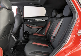 Подержанный автомобиль Geely Coolray 2024 года (18 фото)