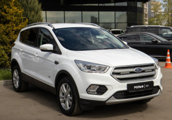 Подержанный автомобиль Ford Kuga 2017 года (2 фото)