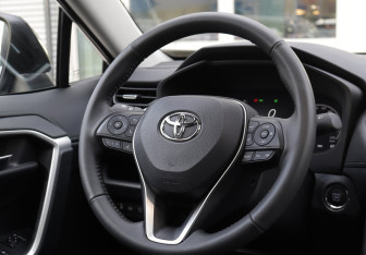 Новый Toyota RAV4 2025 (14 фото)