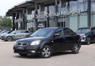 Подержанный автомобиль Kia Rio Sedan 2011 года (16 фото)