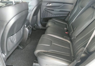Подержанный автомобиль Hyundai Santa Fe 2020 года (15 фото)