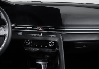 Подержанный автомобиль Hyundai Elantra Sedan 2023 года (13 фото)