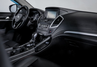 Подержанный автомобиль DongFeng AX7 2018 года (9 фото)