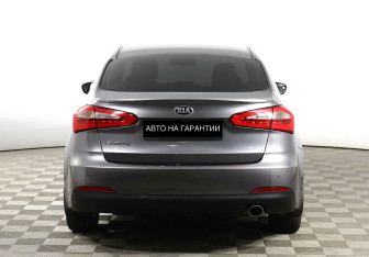 Подержанный автомобиль Kia Cerato Sedan 2014 года (4 фото)