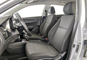 Подержанный автомобиль Kia Rio Hatchback 2021 года (20 фото)