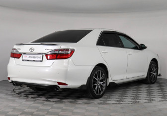 Подержанный автомобиль Toyota Camry Sedan 2016 года (5 фото)