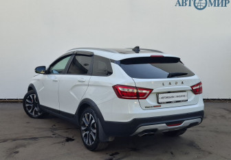 Подержанный автомобиль LADA (ВАЗ) Vesta Wagon 2021 года (7 фото)