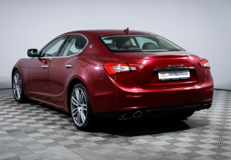 Подержанный автомобиль Maserati Ghibli Sedan 2014 года (7 фото)
