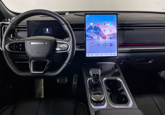 Подержанный автомобиль Jaecoo J7 2024 года (12 фото)