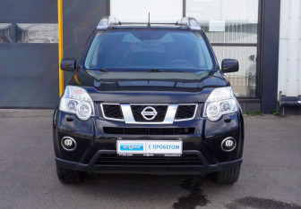 Подержанный автомобиль Nissan X-Trail 2013 года (2 фото)