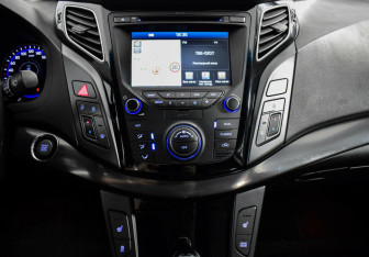 Подержанный автомобиль Hyundai i40 Sedan 2015 года (10 фото)