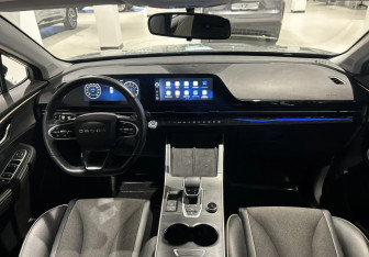 Подержанный автомобиль Omoda C5 2023 года (16 фото)