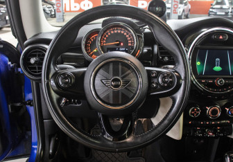 Подержанный автомобиль MINI Hatch 2018 года (17 фото)