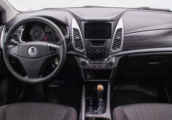 Подержанный автомобиль SsangYong Actyon 2014 года (13 фото)