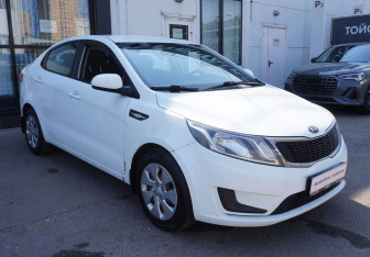 Подержанный автомобиль Kia Rio Sedan 2013 года (3 фото)