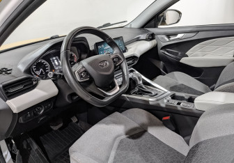 Подержанный автомобиль Kaiyi E5 2024 года (15 фото)