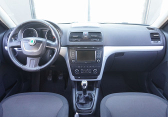 Подержанный автомобиль Skoda Yeti 2012 года (12 фото)