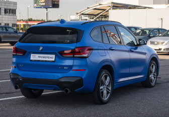 Подержанный автомобиль BMW X1 2019 года (5 фото)