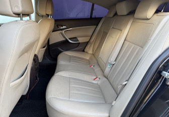 Подержанный автомобиль Opel Insignia Sedan 2010 года (11 фото)