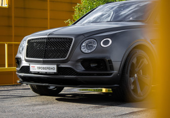 Подержанный автомобиль Bentley Bentayga 2016 года (16 фото)