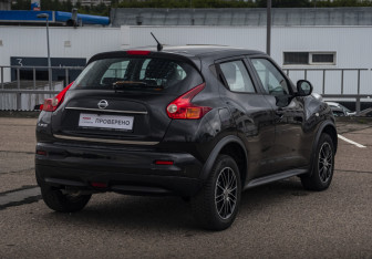 Подержанный автомобиль Nissan Juke 2014 года (5 фото)