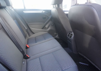 Подержанный автомобиль Volkswagen Golf Hatchback 2011 года (10 фото)