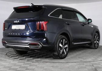 Подержанный автомобиль Kia Sorento 2022 года (5 фото)