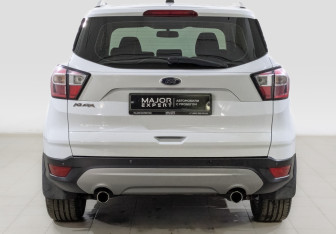 Подержанный автомобиль Ford Kuga 2017 года (6 фото)