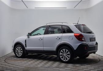 Подержанный автомобиль Opel Antara 2014 года (3 фото)