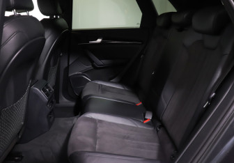 Подержанный автомобиль Audi Q5 2018 года (10 фото)